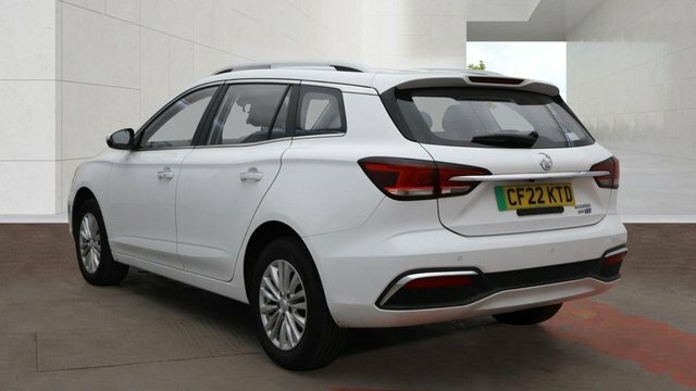MG MG5 Exclusive Long Range Estate White #3