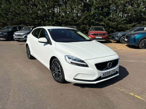 Volvo V40 2.0 T2 Gpf White #2