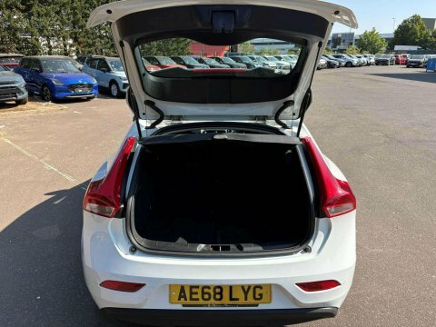 Volvo V40 2.0 T2 Gpf Momentum Euro 6 Ss Black #10