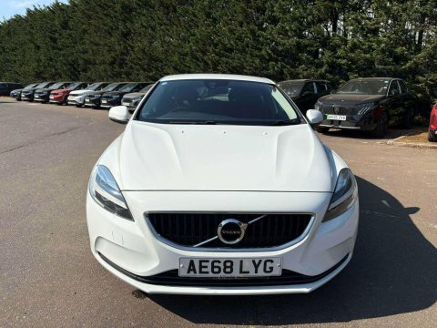 Volvo V40 2.0 T2 Gpf Momentum Euro 6 Ss Black #9