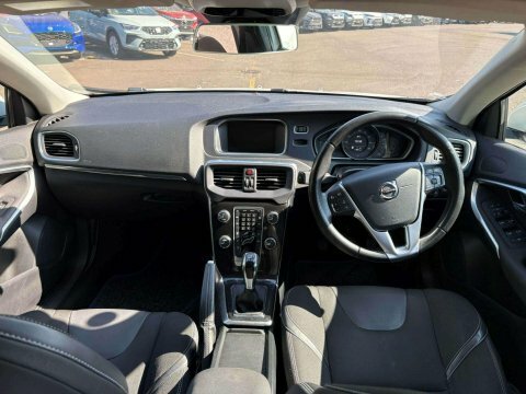Volvo V40 2.0 T2 Gpf Momentum Euro 6 Ss Black #14