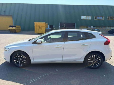 Volvo V40 2.0 T2 Gpf Momentum Euro 6 Ss Black #7