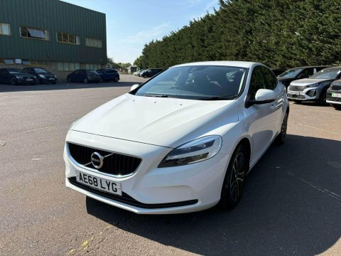 Volvo V40 2.0 T2 Gpf Momentum Euro 6 Ss Black #8