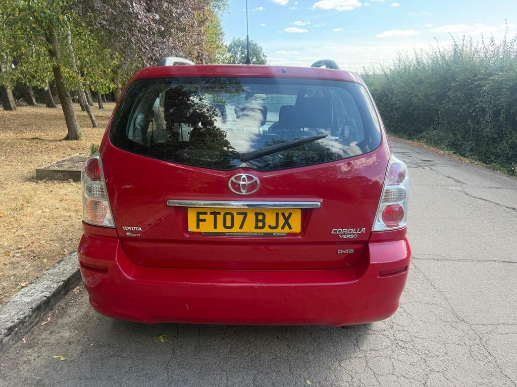 Toyota Corolla Verso 2.2 D-4d T Spirit Red #4