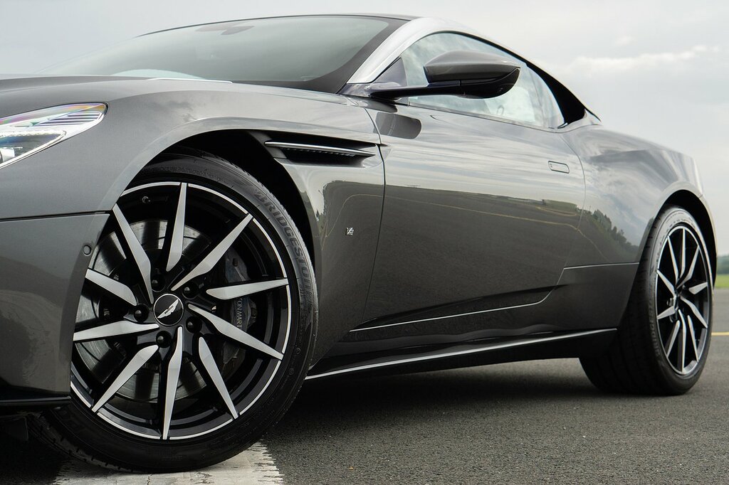 Aston Martin DB11 V12 Silver #6