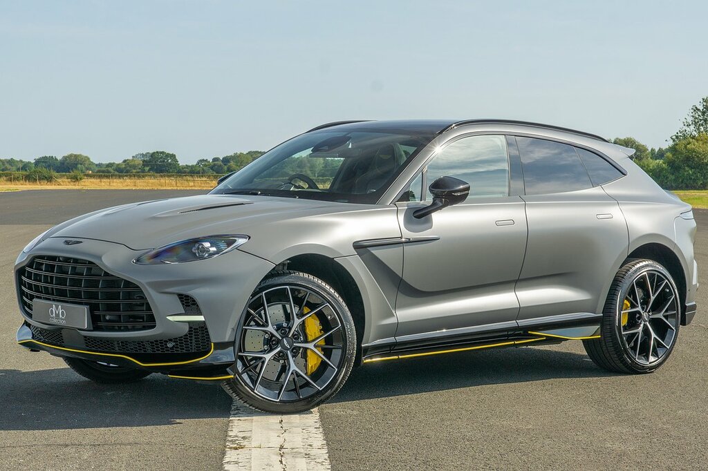 Aston Martin DBX V8 707 Grey