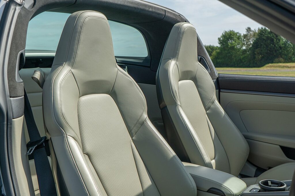 Porsche 911 T 992 4S Green #4
