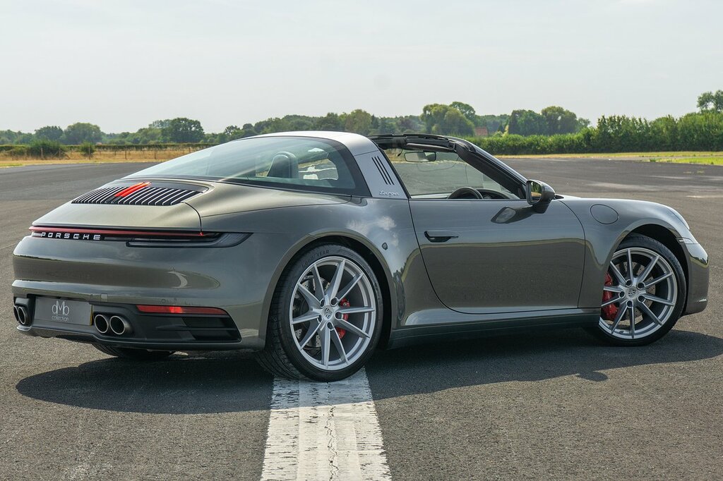 Porsche 911 T 992 4S Green #2