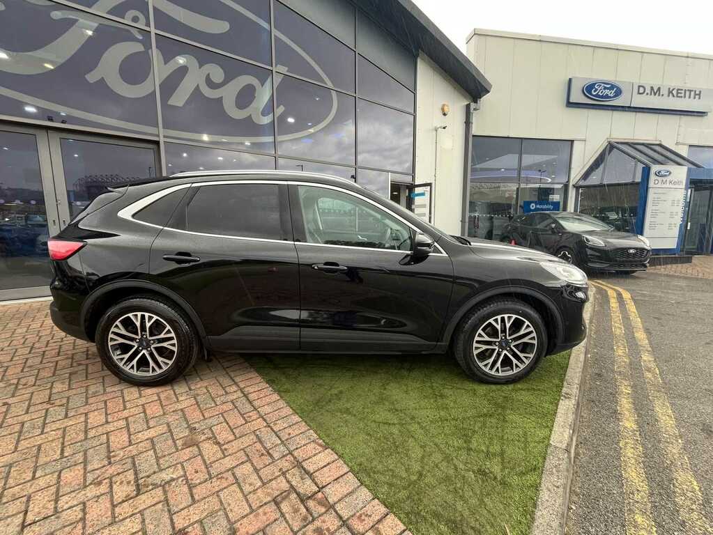 Ford Kuga 1.5 Ecoboost 150 Titanium First Edition LM70YZH Black #3
