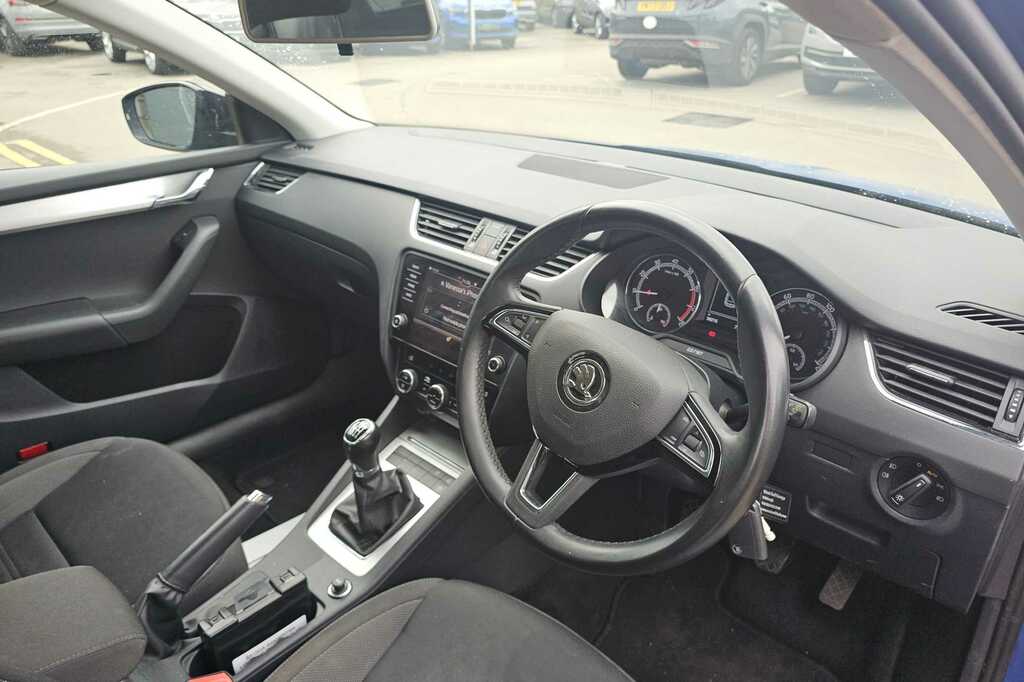 Skoda Octavia 1.5 Tsi Se Drive Blue #6
