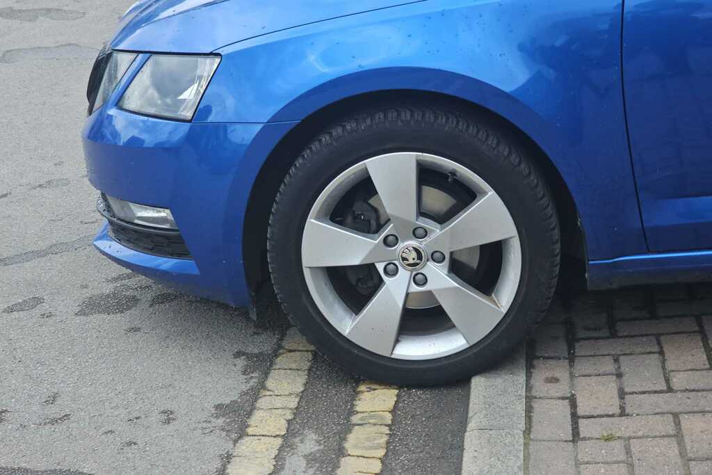 Skoda Octavia 1.5 Tsi Se Drive Blue #5