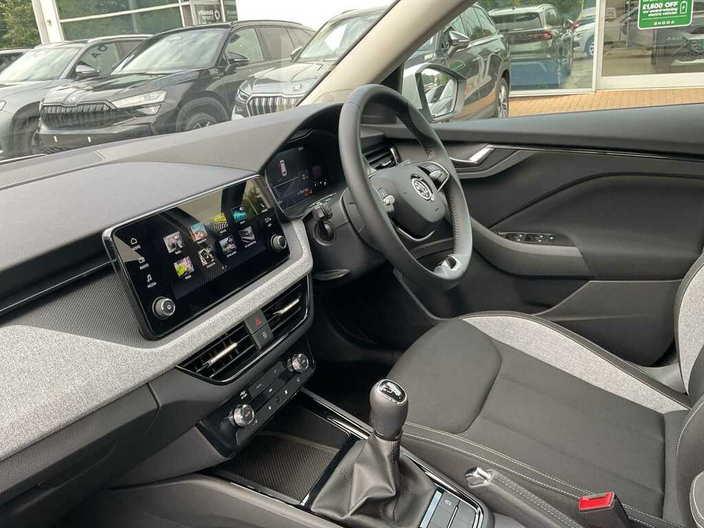 Skoda Kamiq 1.0 Tsi 95 Se White #2