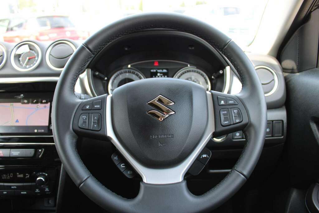 Suzuki Vitara 1.4 Boosterjet 48V Hybrid Sz5 White #31