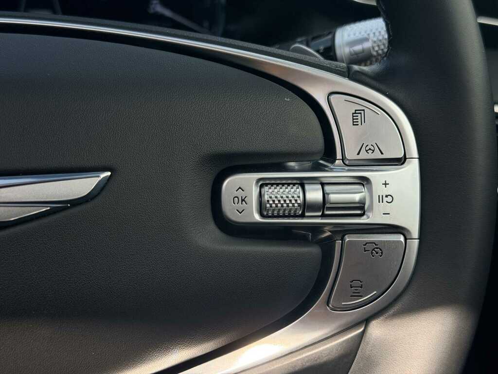 Genesis GV70 360Kw Sport 77Kwh Awd White #37