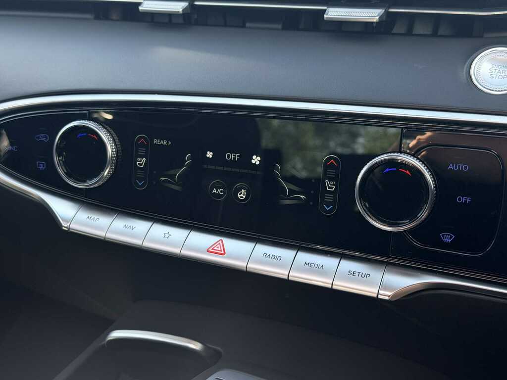 Genesis GV70 360Kw Sport 77Kwh Awd White #23