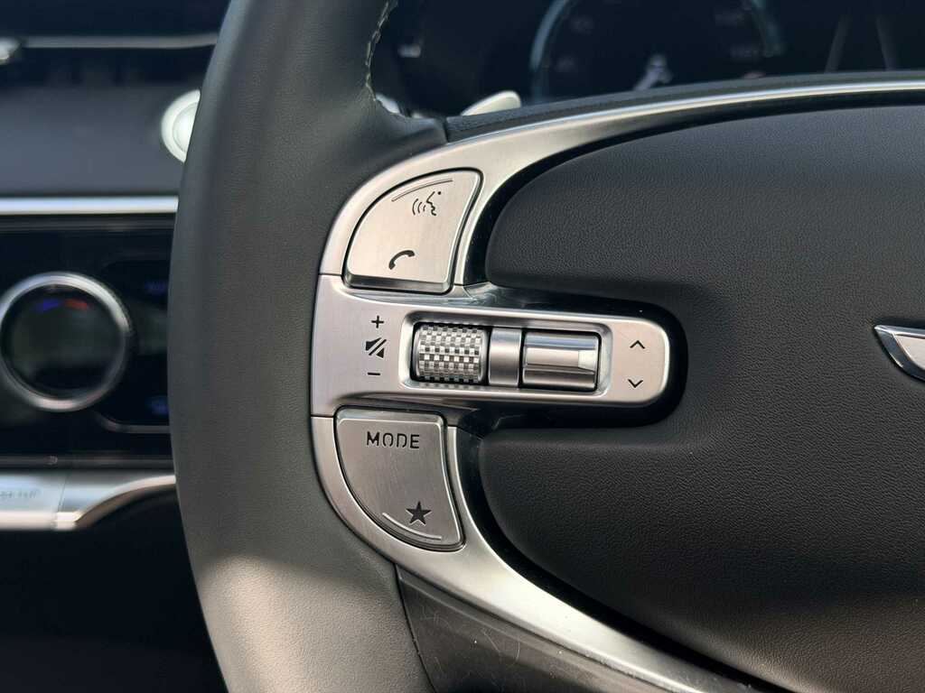 Genesis GV70 360Kw Sport 77Kwh Awd White #36