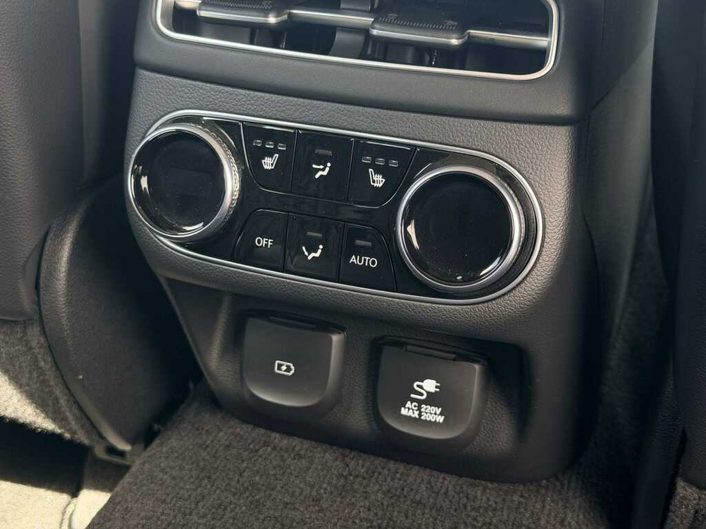 Genesis GV70 360Kw Sport 77Kwh Awd White #17