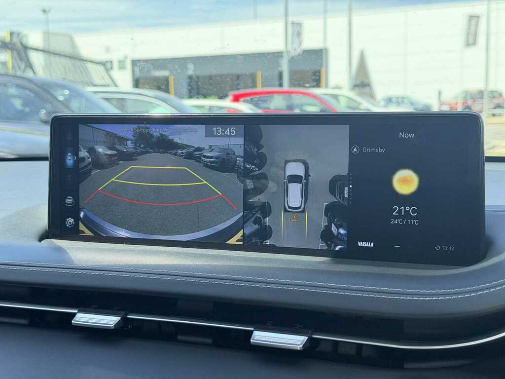 Genesis GV70 360Kw Sport 77Kwh Awd White #28