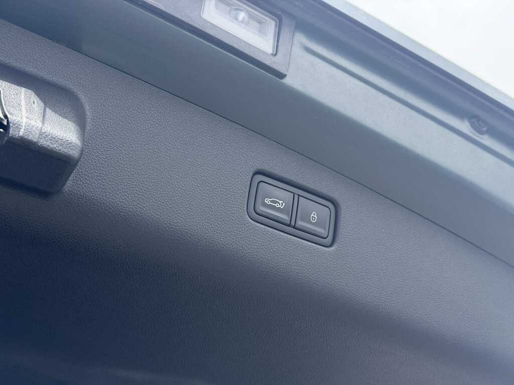 Genesis GV70 360Kw Sport 77Kwh Awd White #11