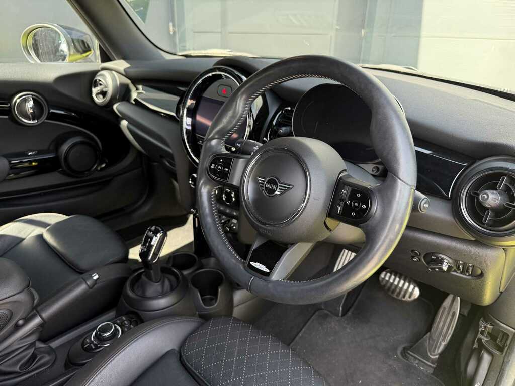 Mini Convertible 1.5 Cooper Sport Yellow #2