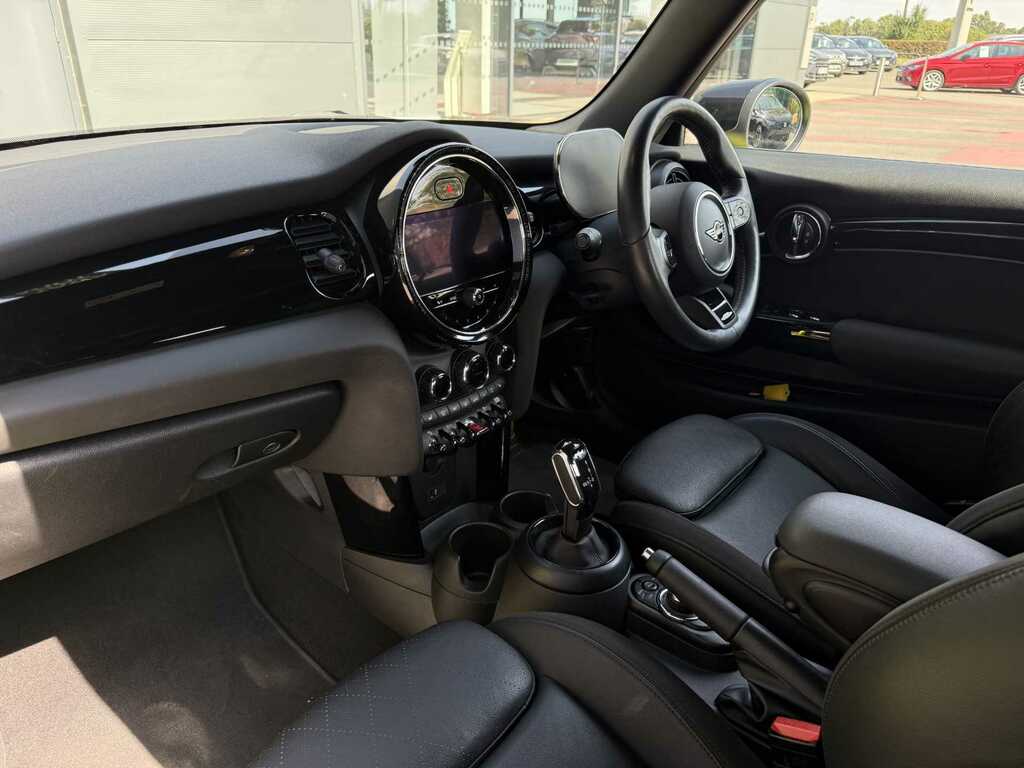Mini Convertible 1.5 Cooper Sport Yellow #6