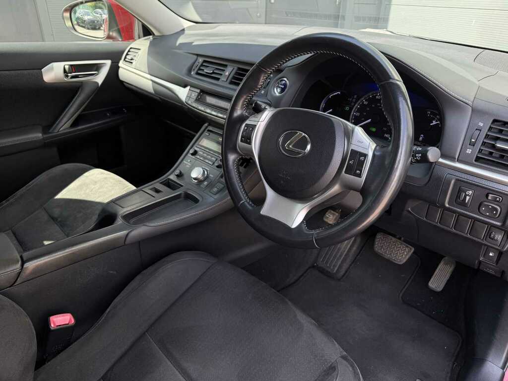Lexus CT 200H 1.8 Se-i Cvt Red #2