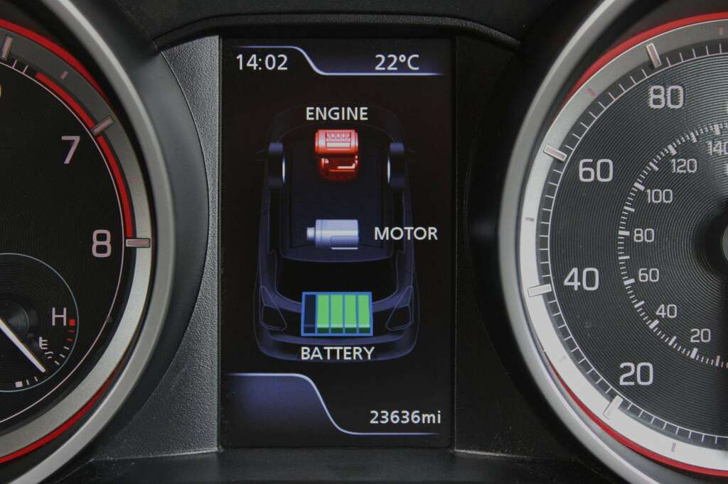 Suzuki Swift 1.2 Dualjet 83 12V Hybrid Sz5 Red #31