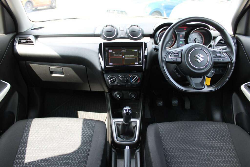 Suzuki Swift 1.2 Dualjet 83 12V Hybrid Sz5 Red #20