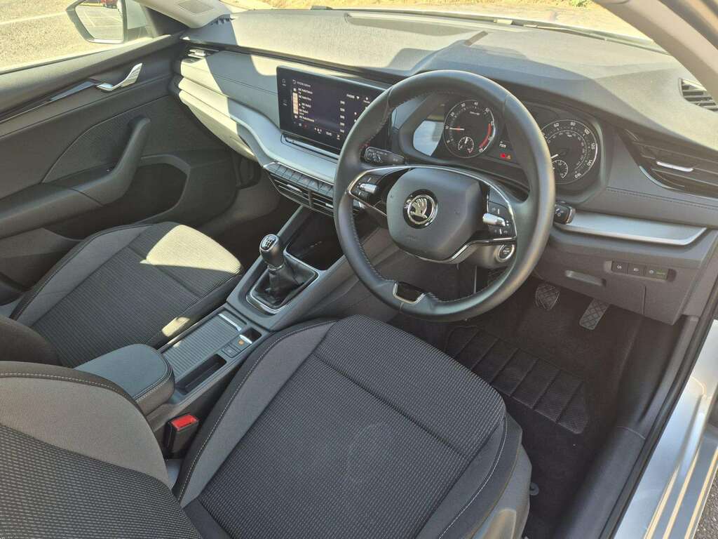 Skoda Octavia 1.0 Tsi Se Silver #4
