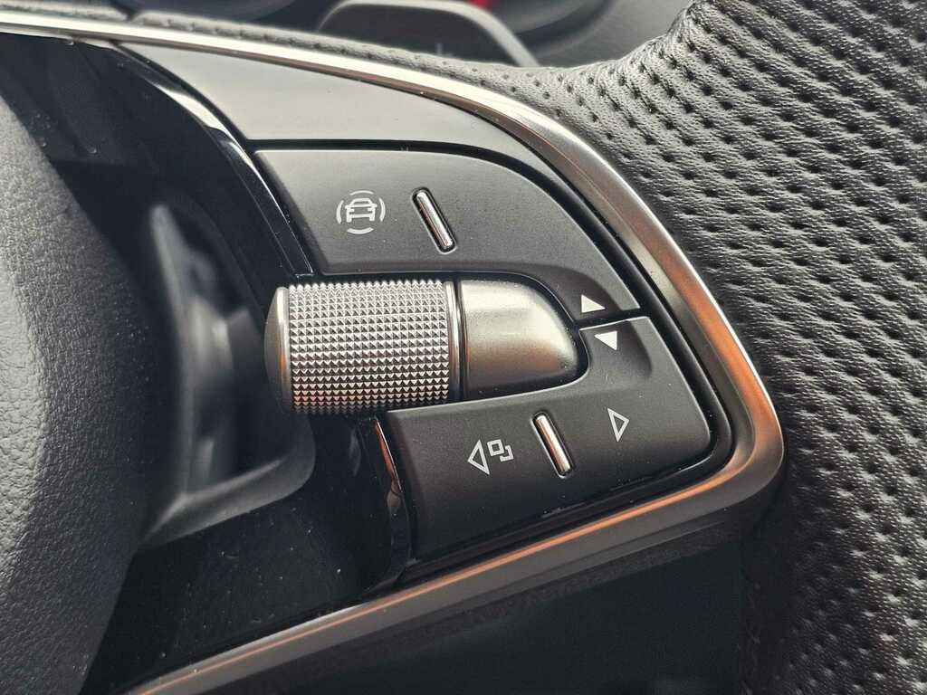 Skoda Karoq 1.5 Tsi Sportline Edition Dsg Red #3