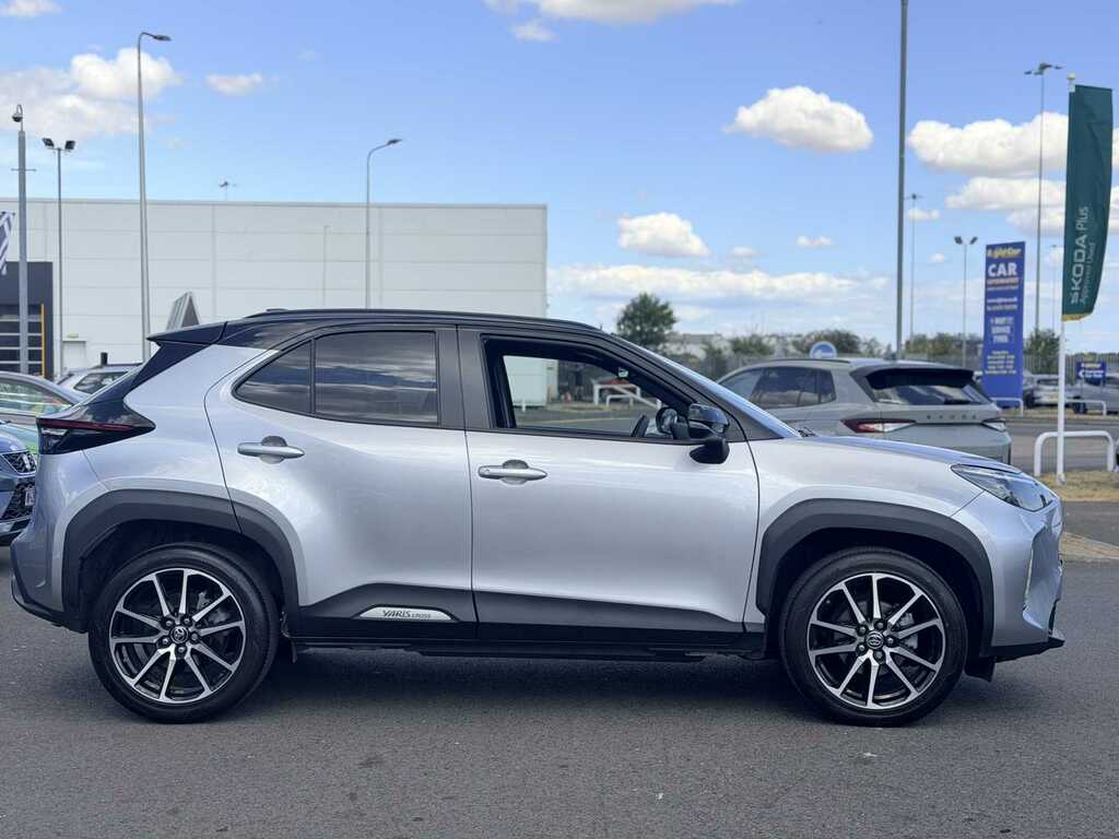 Toyota Yaris Cross 1.5 Hybrid 130 Gr Sport Cvt FX24YRC Silver #3