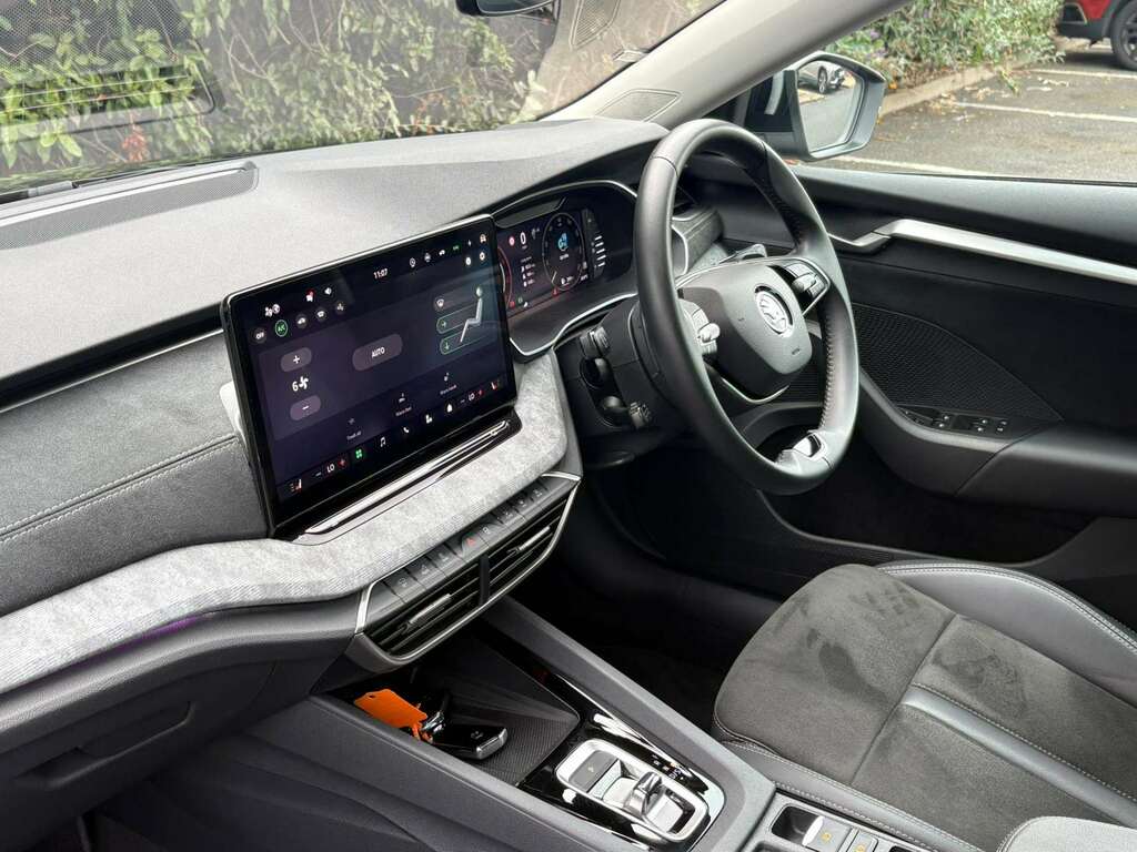 Skoda Octavia 2.0 Tdi 150 Se L Dsg Black #2