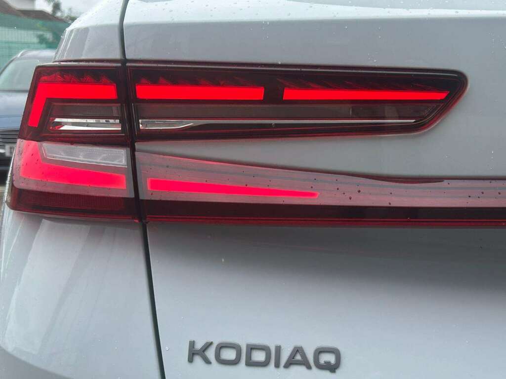 Skoda Kodiaq 1.5 Tsi E-tec Se Dsg 7 Seat White #12