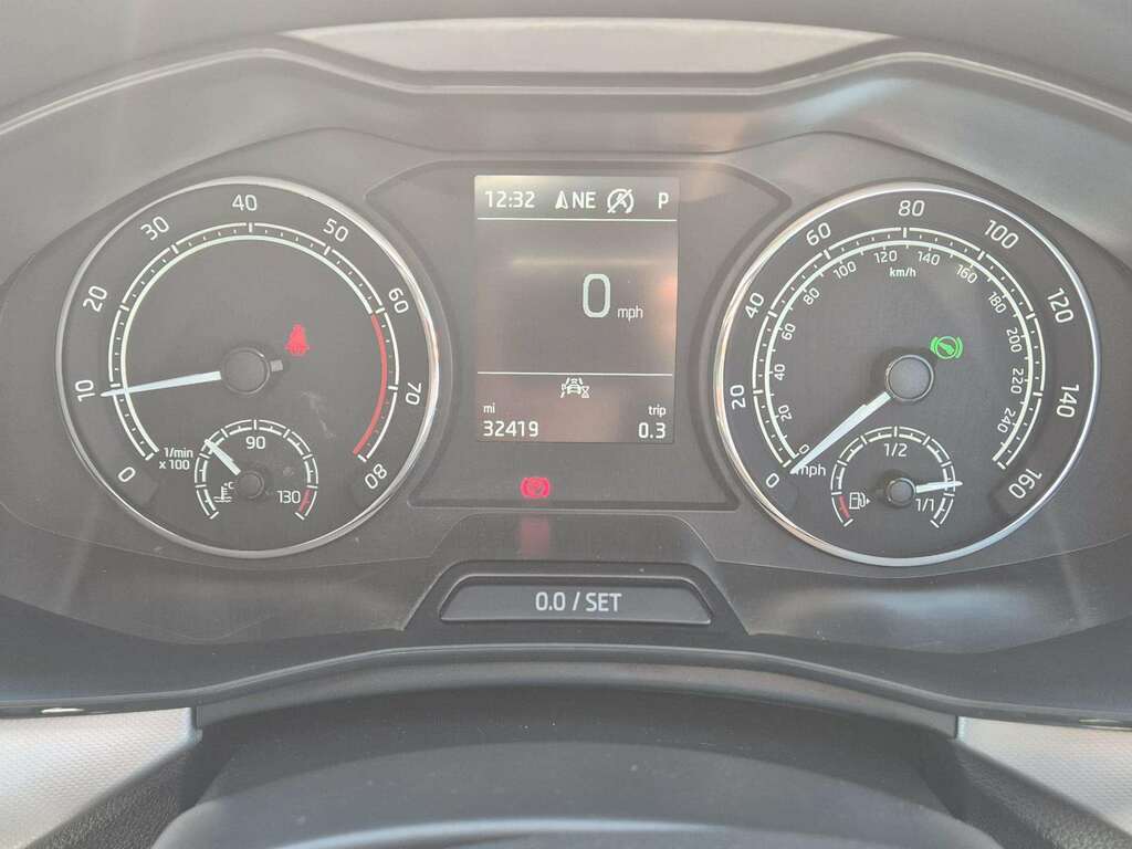 Skoda Kamiq 1.0 Tsi 110 Monte Carlo Silver #13