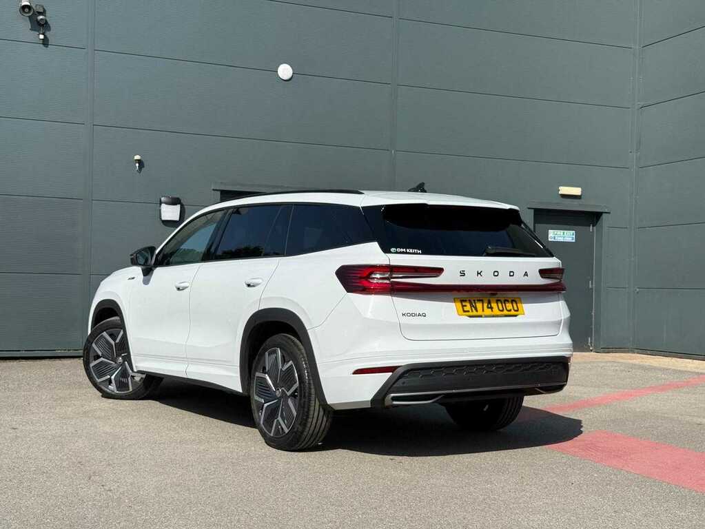 Skoda Kodiaq 1.5 Tsi E-tec Sportline Dsg 7 Seat White #3