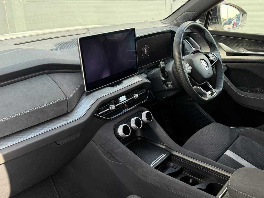 Skoda Kodiaq 1.5 Tsi E-tec Sportline Dsg 7 Seat White #6