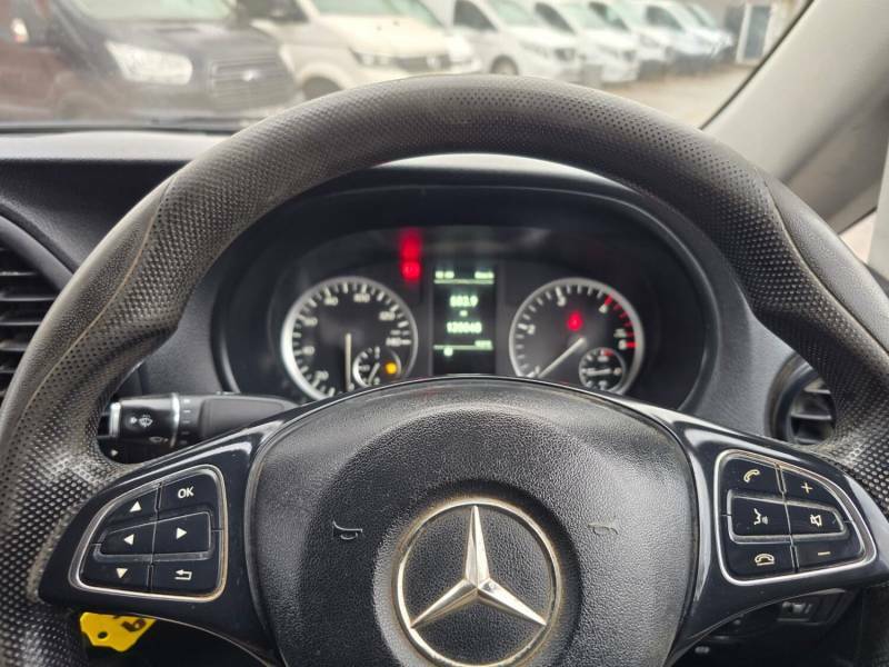 Mercedes-Benz Vito 114 Bluetec Select 9-Seater 7G-tronic Black #12
