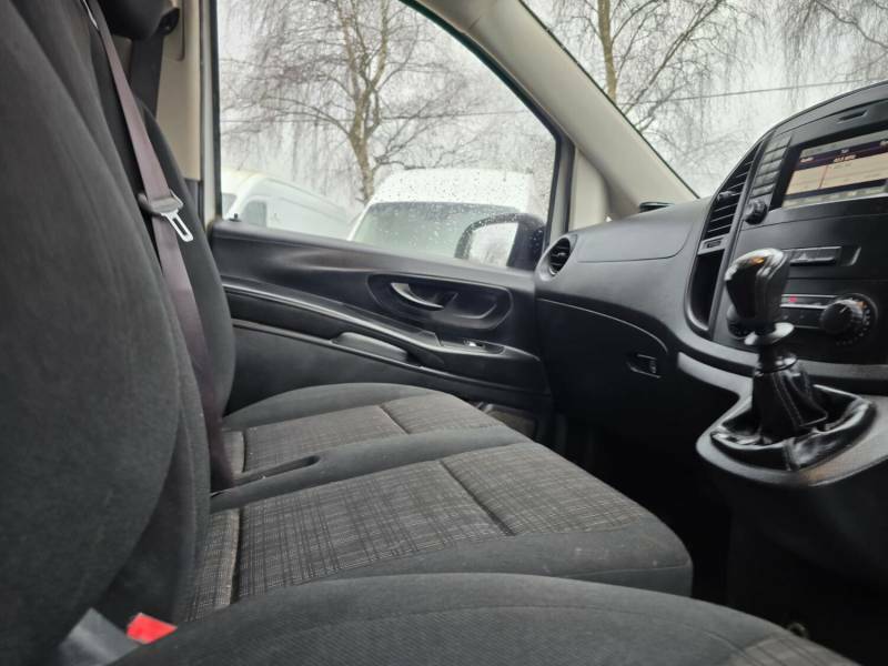 Mercedes-Benz Vito 114 Bluetec Select 9-Seater 7G-tronic Black #15