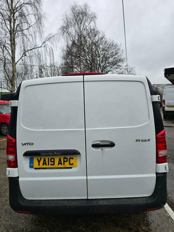 Mercedes-Benz Vito 114 Bluetec Select 9-Seater 7G-tronic Black #11