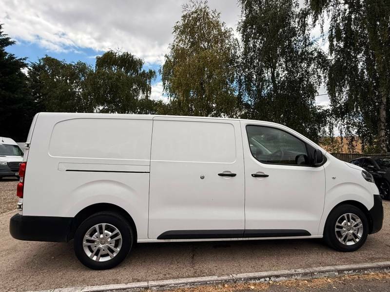 Vauxhall Vivaro 3100 2.0D 120Ps Dynamic H1 Van White #6