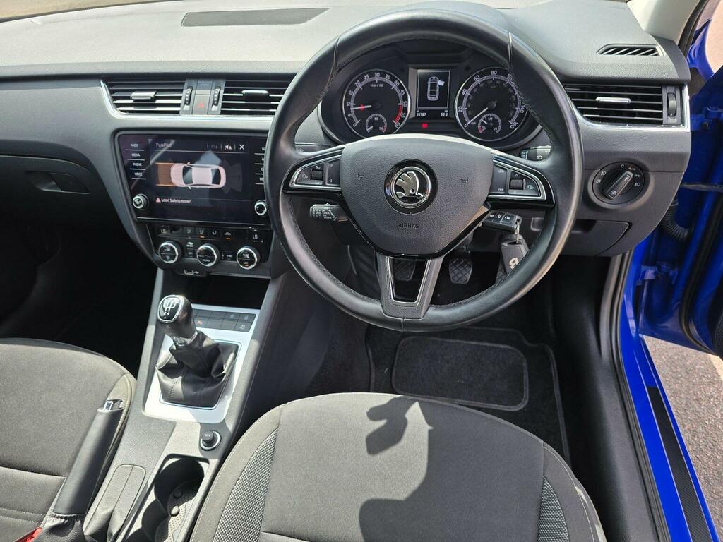 Skoda Octavia Hatchback 1.6 Tdi Scr Se Technology Euro 6 Ss 5 Blue #4