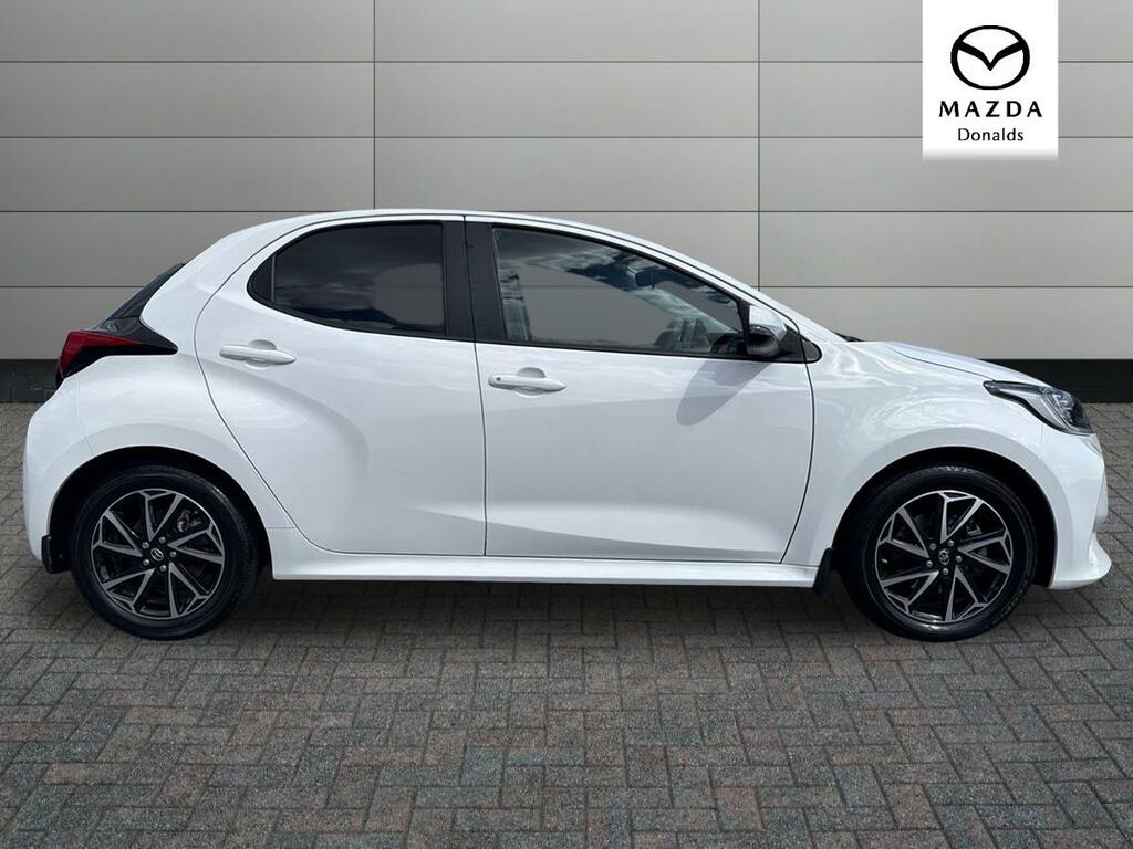 Toyota Yaris 1.5 Vvt-h Design E-cvt Euro 6 Ss AX72FVH White #2