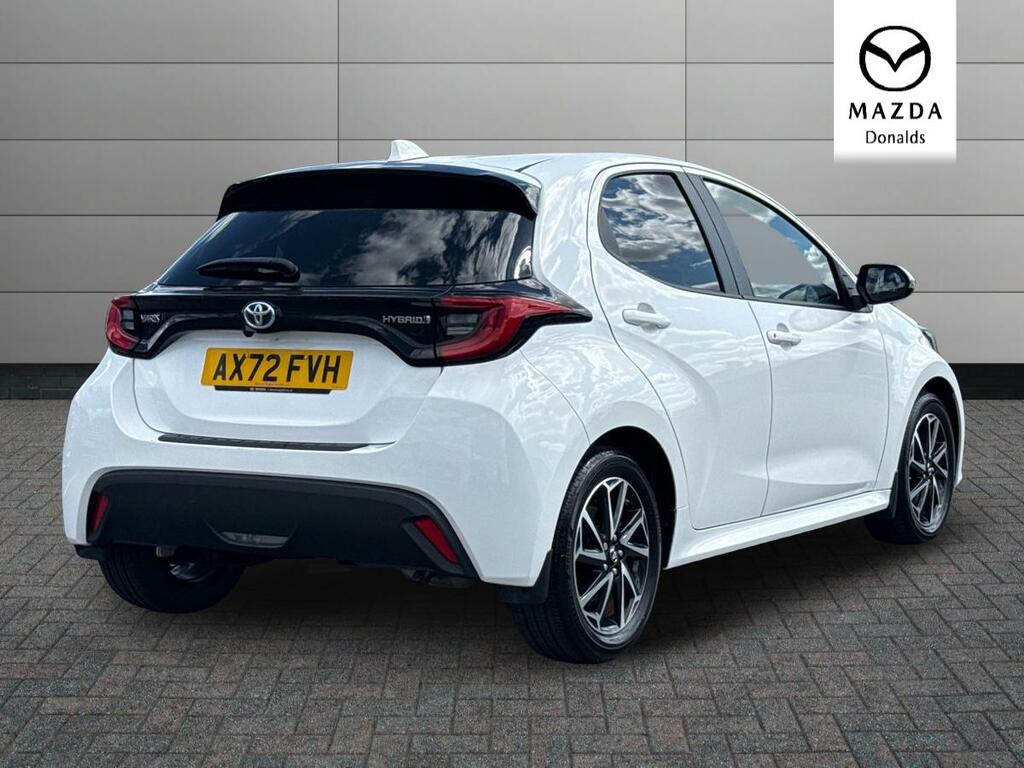 Toyota Yaris 1.5 Vvt-h Design E-cvt Euro 6 Ss AX72FVH White #3