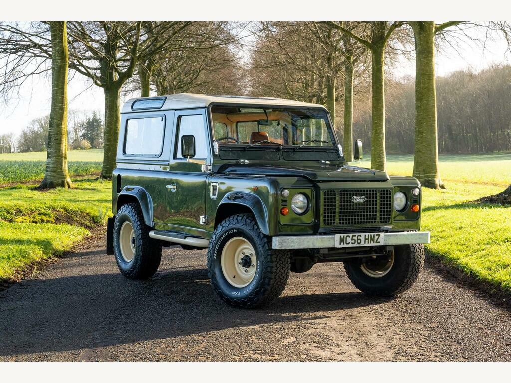 Land Rover Defender 90 Green Green