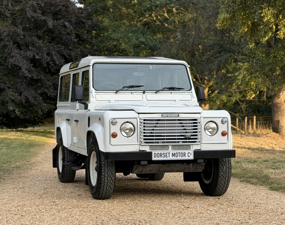 Land Rover Defender 110 Estate 2000 White
