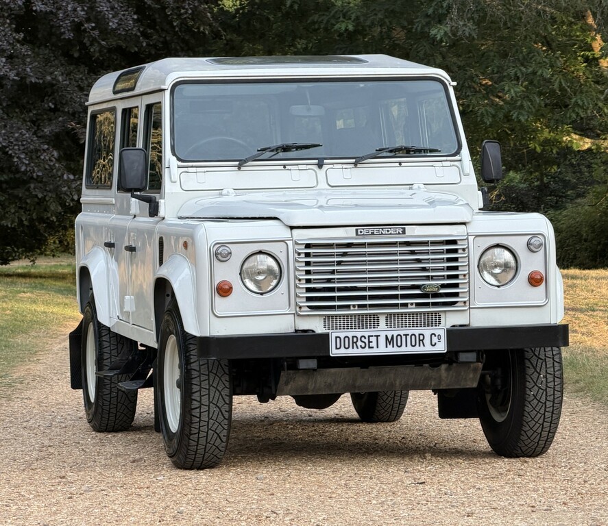 Land Rover Defender 110 Estate 2000 White #5