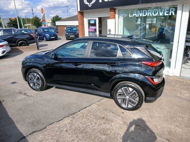 Hyundai Kona 64Kwh Premium Suv 10.5Kw Charge Black #3