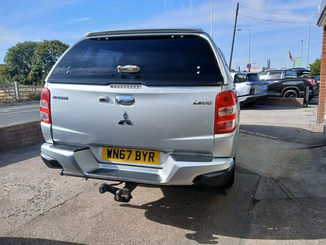 Mitsubishi L200 2.4 Di-d Dc Warrior Pickup Double Cab M Silver #4