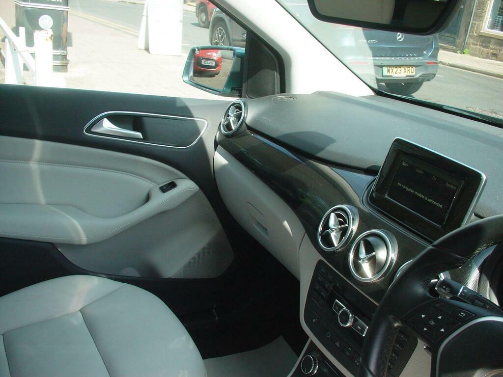 Mercedes-Benz B Class 1.8 B180 Cdi Sport Mpv 7G-dct Euro 5 S Black #25