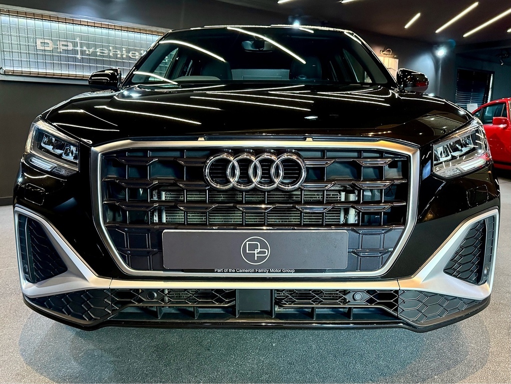 Audi Q2 Tfsi Cod S Line ST23NPD Black #3